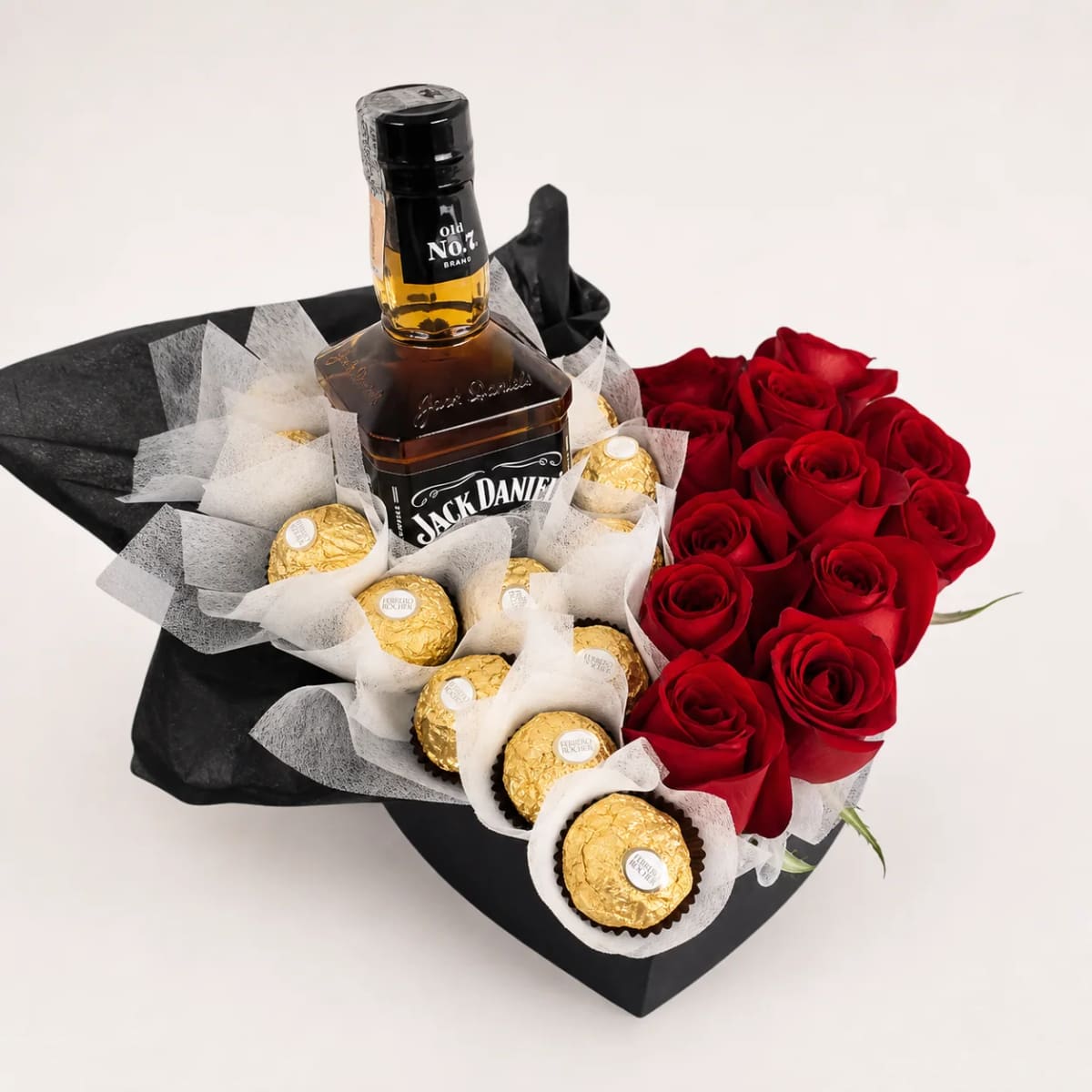 Box Coração com Rosas Vermelhas, Wisky e Ferrero Rocher