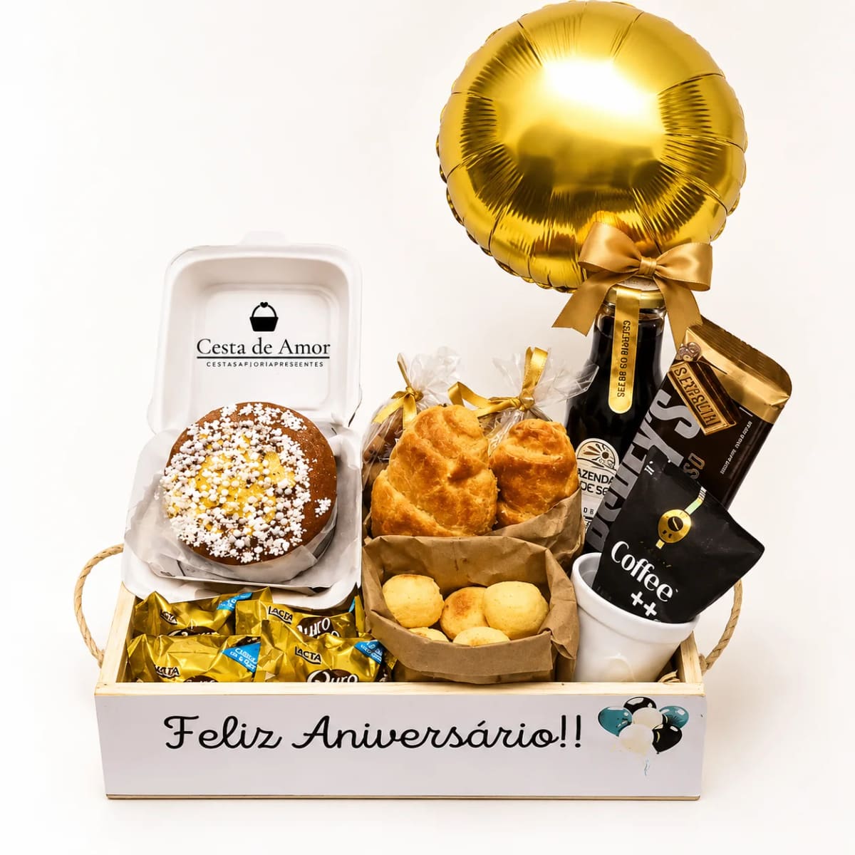 Cesta de Aniversário com Croissants e Bolo